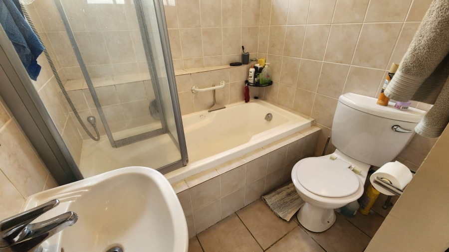 To Let 0 Bedroom Property for Rent in Sea Point Western Cape